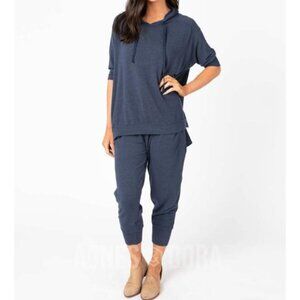 S/M/L/XL Agnes & Dora Hooded Pullover C05